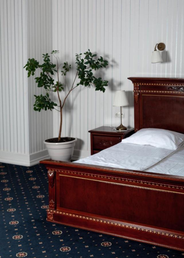 Hotel Aristocrat Chernivtsi Luaran gambar