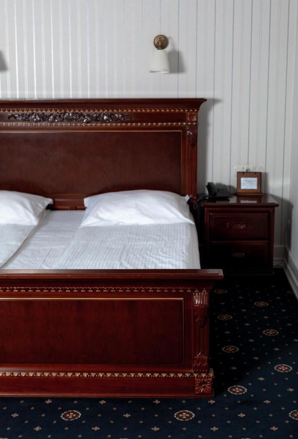 Hotel Aristocrat Chernivtsi Luaran gambar