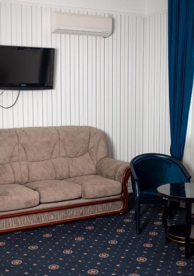 Hotel Aristocrat Chernivtsi Luaran gambar