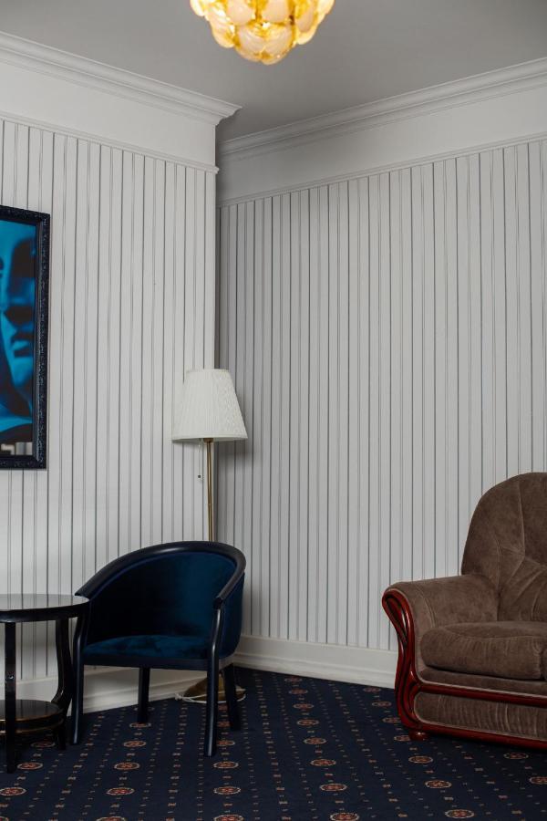 Hotel Aristocrat Chernivtsi Luaran gambar