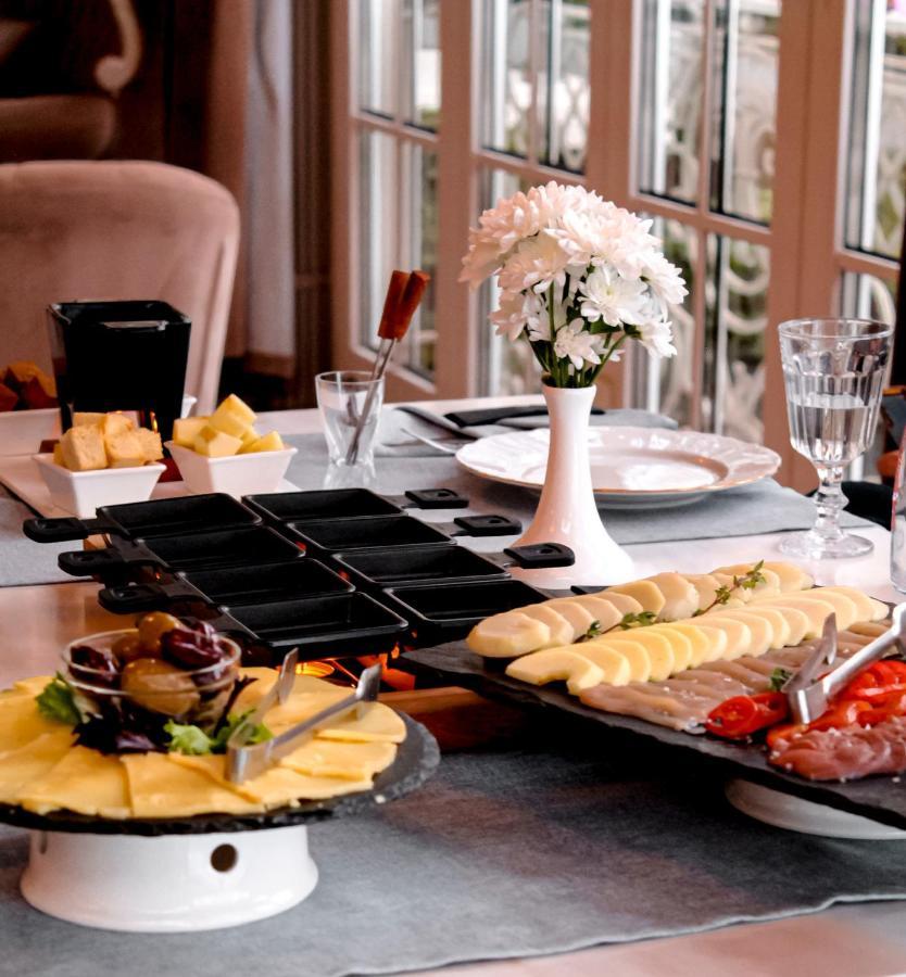Hotel Aristocrat Chernivtsi Luaran gambar